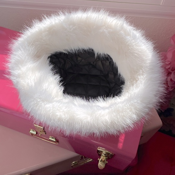 Faux Fur Fluffy Hat - Picture 2 of 3